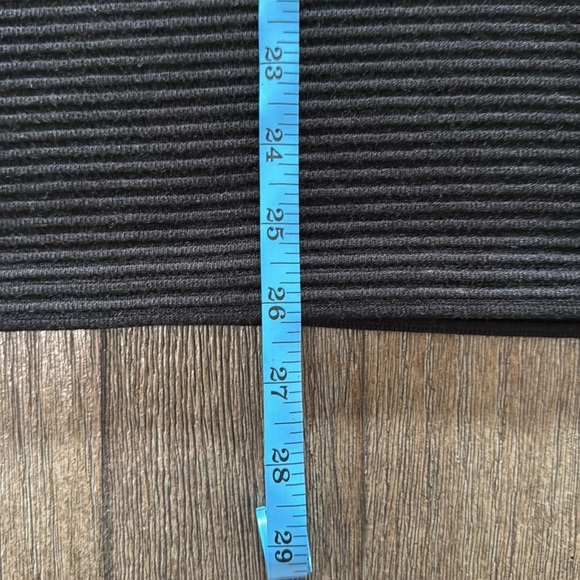 Chico's Ribbed Knit Structured Tunic Top Black - Picture 10 of 10